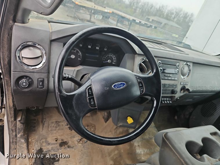 image for item EO7192 2015 Ford F750 Super Duty box truck