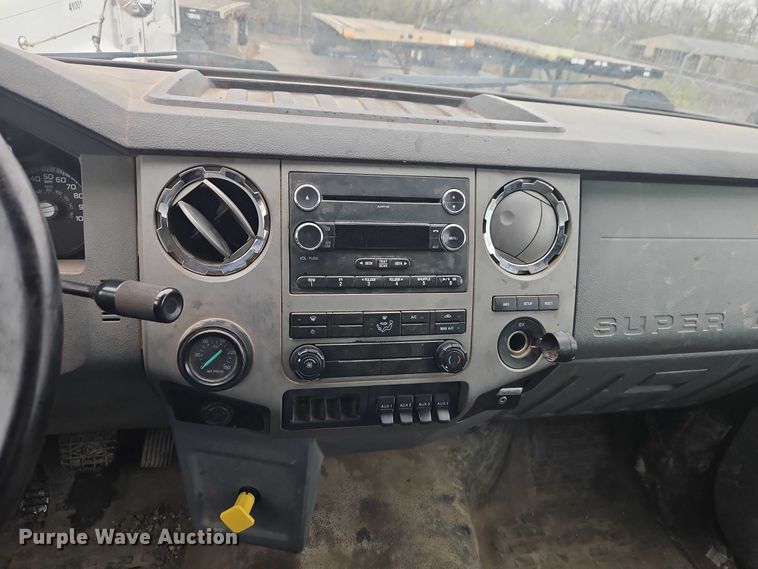 image for item EO7192 2015 Ford F750 Super Duty box truck