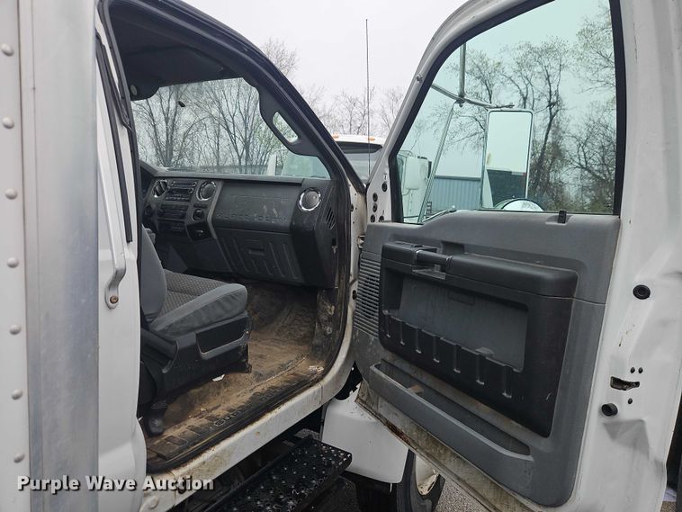 image for item EO7192 2015 Ford F750 Super Duty box truck