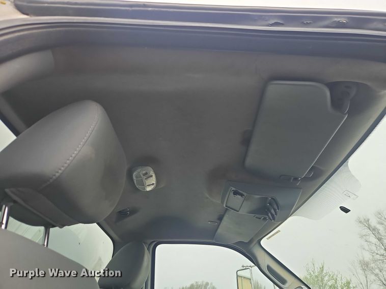 image for item EO7192 2015 Ford F750 Super Duty box truck