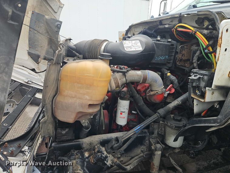 image for item EO7192 2015 Ford F750 Super Duty box truck