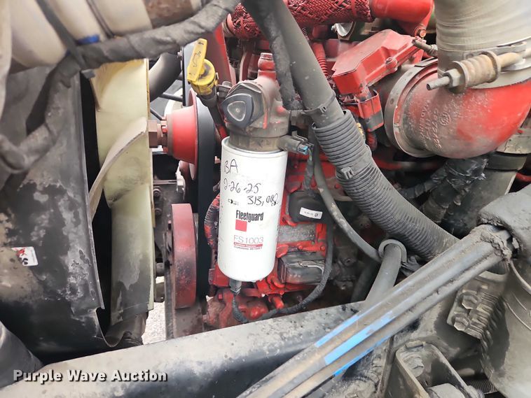 image for item EO7192 2015 Ford F750 Super Duty box truck