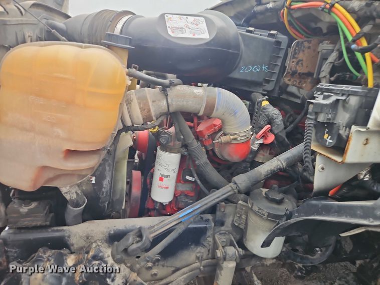 image for item EO7192 2015 Ford F750 Super Duty box truck