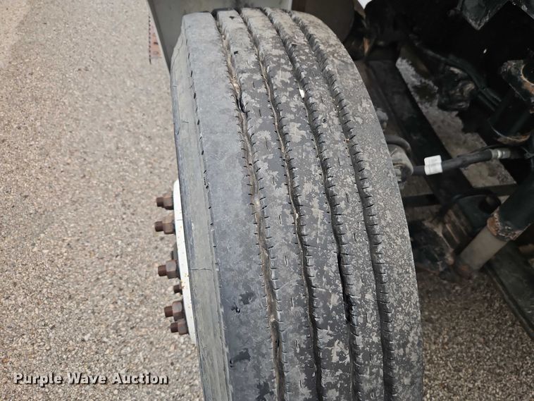 image for item EO7192 2015 Ford F750 Super Duty box truck