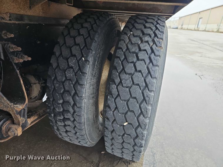 image for item EO7192 2015 Ford F750 Super Duty box truck