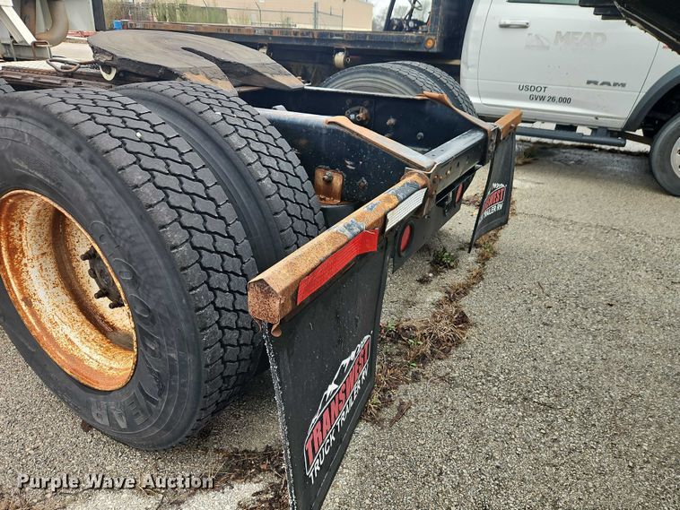 image for item EO7193 2003 International 9200i semi truck