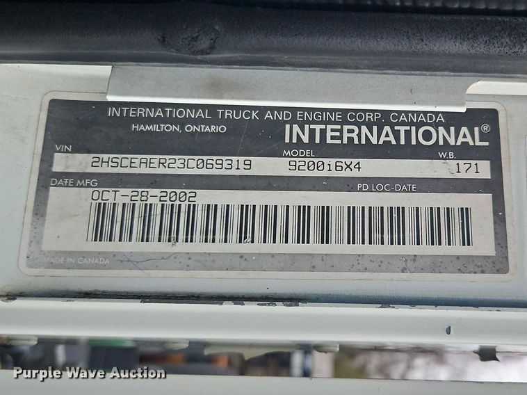 image for item EO7193 2003 International 9200i semi truck