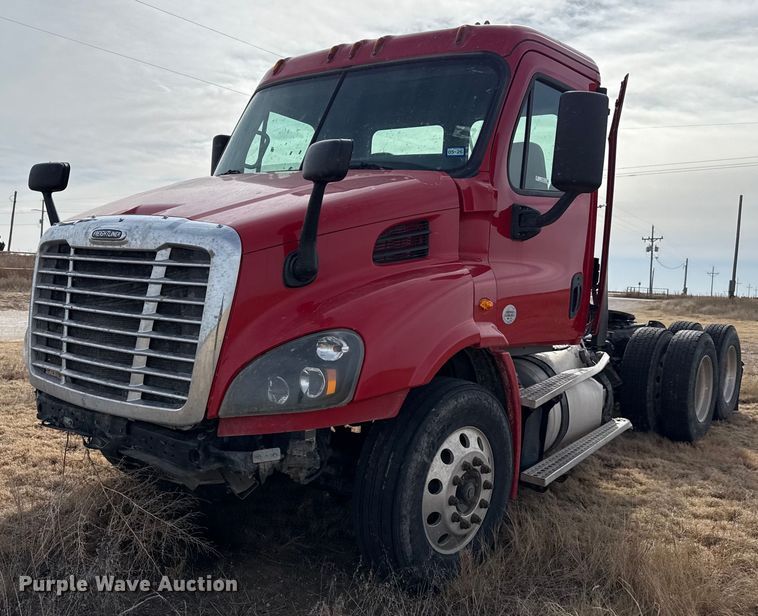 image for item EP2849 2015 Freightliner Cascadia semi truck