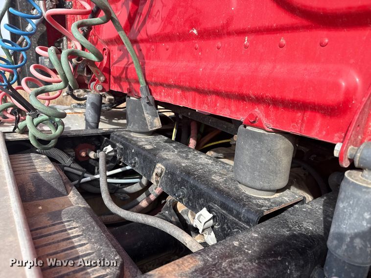 image for item EP2849 2015 Freightliner Cascadia semi truck