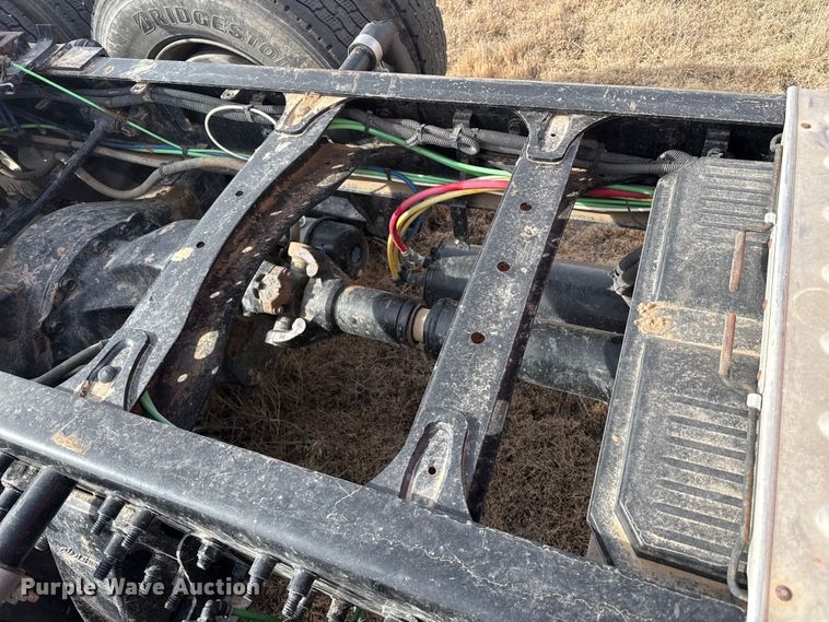 image for item EP2849 2015 Freightliner Cascadia semi truck