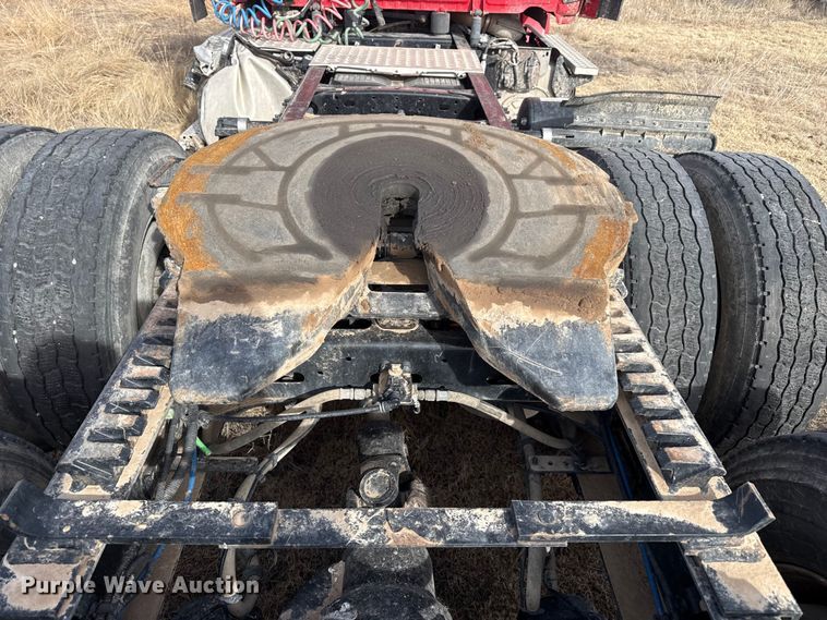 image for item EP2849 2015 Freightliner Cascadia semi truck