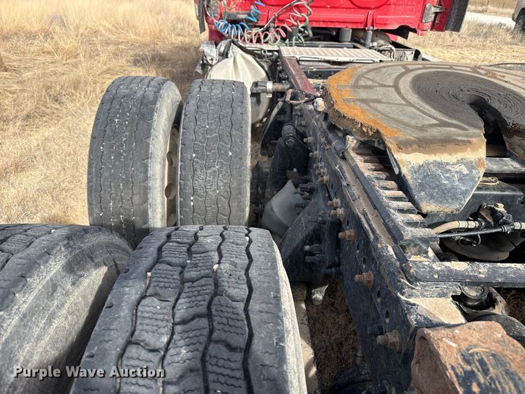 image for item EP2849 2015 Freightliner Cascadia semi truck