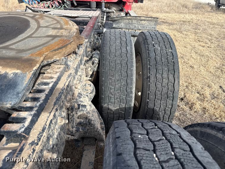 image for item EP2849 2015 Freightliner Cascadia semi truck