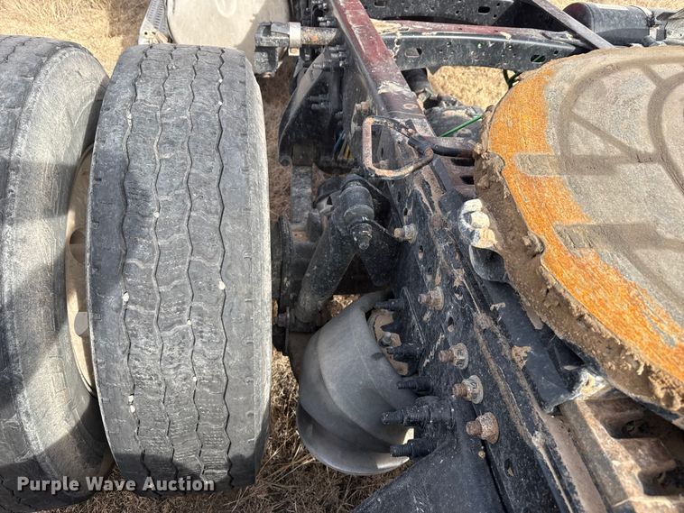 image for item EP2849 2015 Freightliner Cascadia semi truck