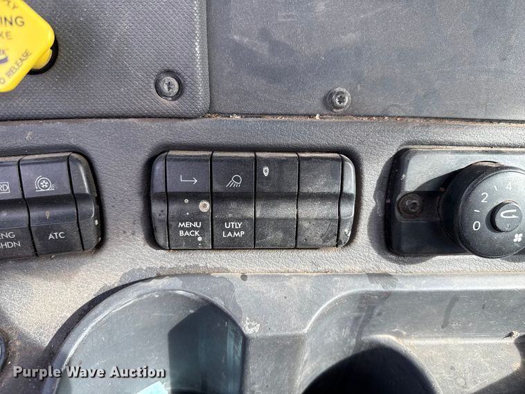 image for item EP2849 2015 Freightliner Cascadia semi truck