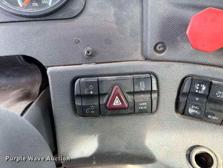 image for item EP2849 2015 Freightliner Cascadia semi truck