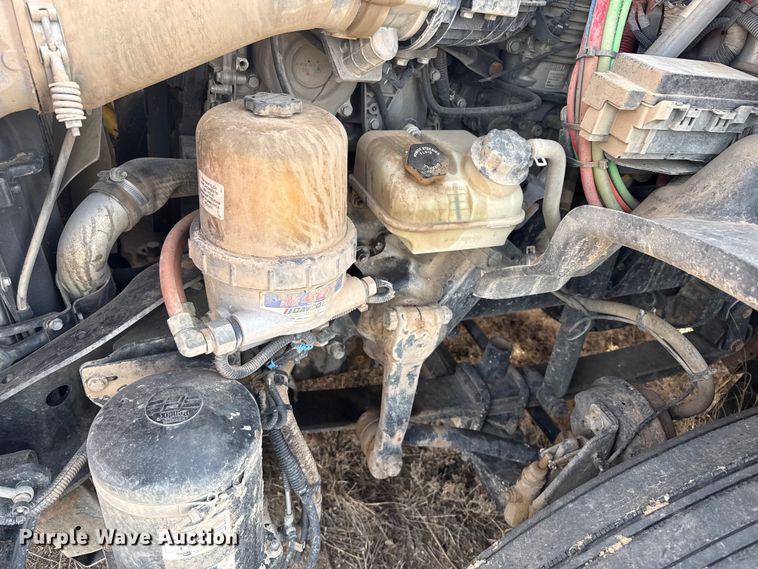 image for item EP2849 2015 Freightliner Cascadia semi truck