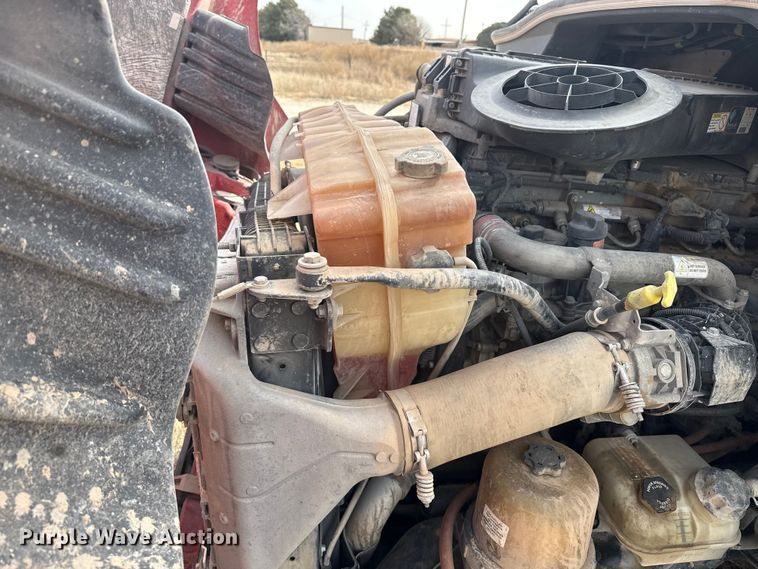 image for item EP2849 2015 Freightliner Cascadia semi truck