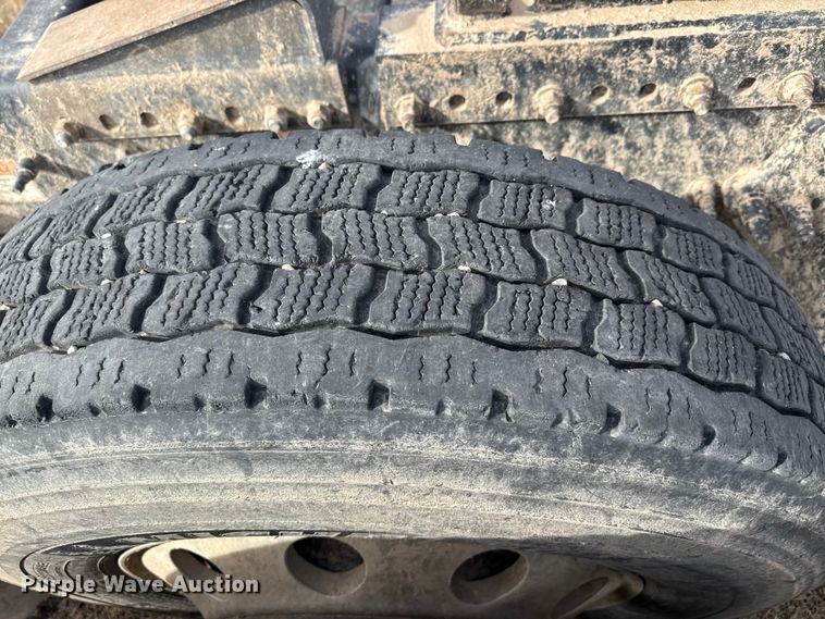 image for item EP2849 2015 Freightliner Cascadia semi truck