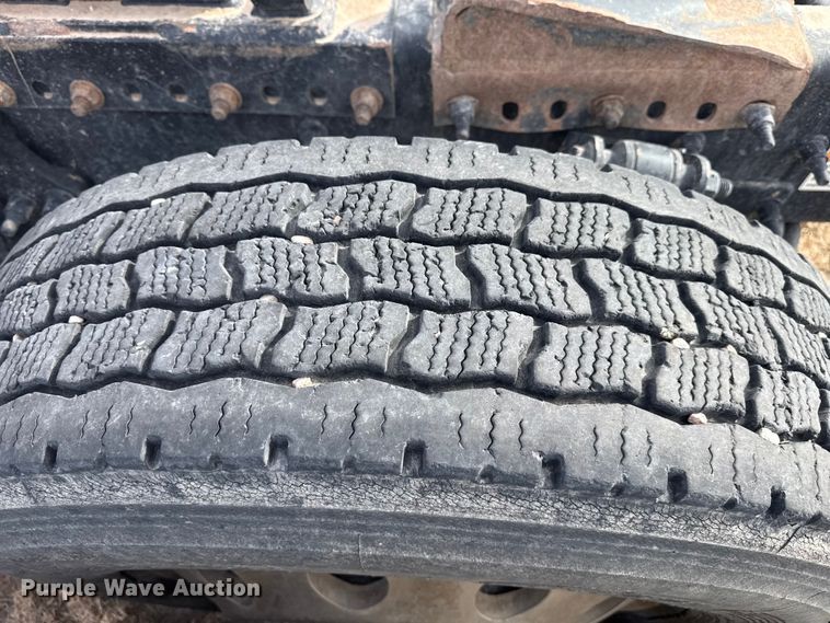 image for item EP2849 2015 Freightliner Cascadia semi truck