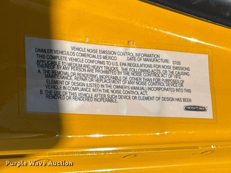 image for item ES5871 2021 Freightliner Cascadia 126 semi truck