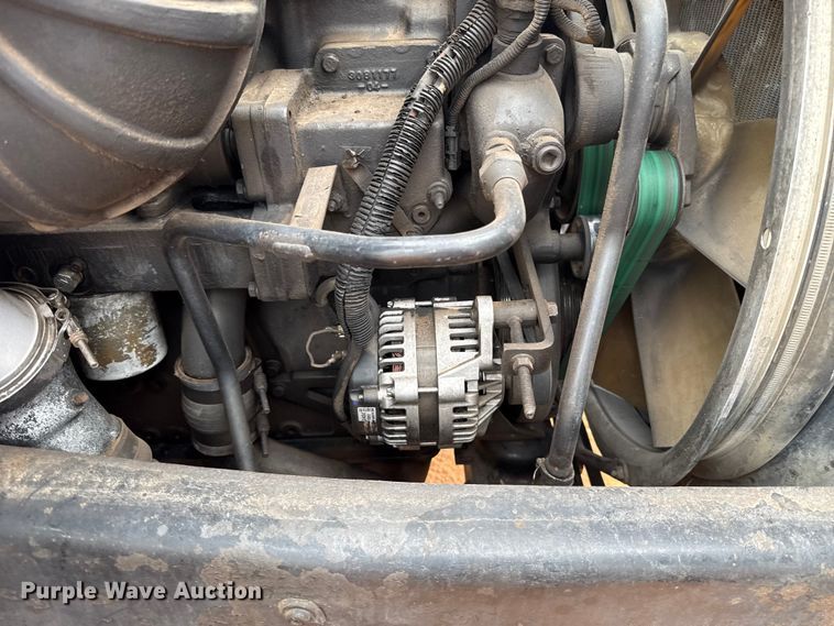 image for item ES5928 2002 Volvo VNL semi truck