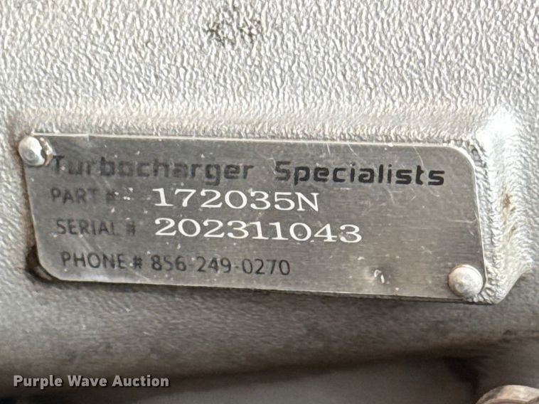 image for item ES5928 2002 Volvo VNL semi truck