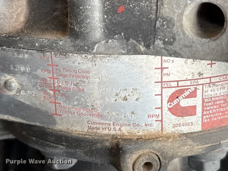 image for item ES5928 2002 Volvo VNL semi truck