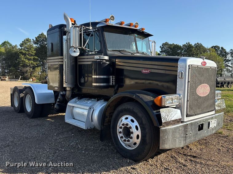 image for item ES8714 2002 Peterbilt 378 semi truck