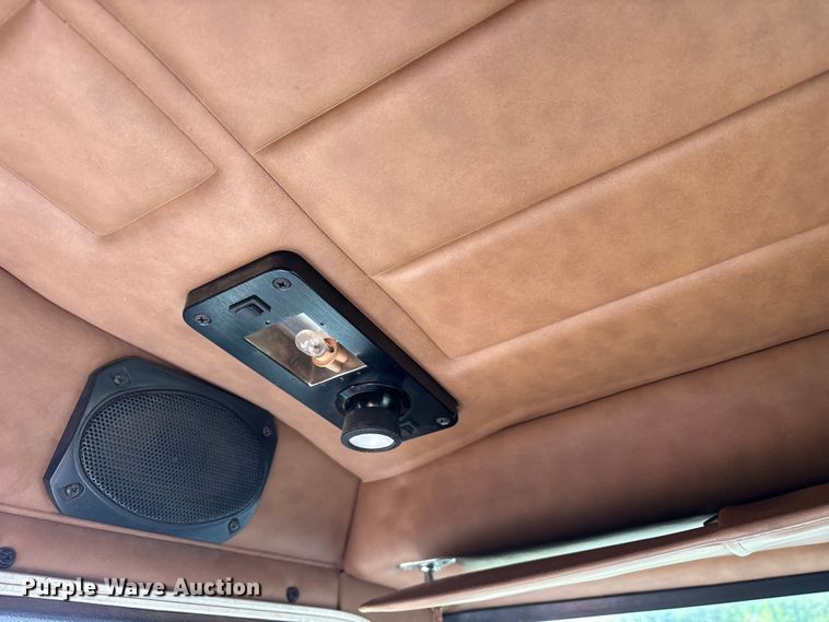 image for item ES8714 2002 Peterbilt 378 semi truck