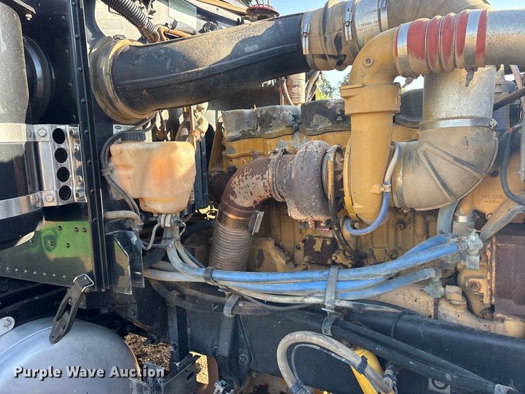 image for item ES8714 2002 Peterbilt 378 semi truck