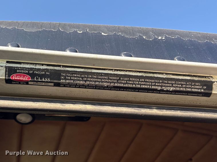 image for item ES8714 2002 Peterbilt 378 semi truck