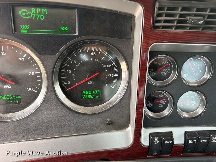 image for item ES8733 2009 Kenworth W900 semi truck