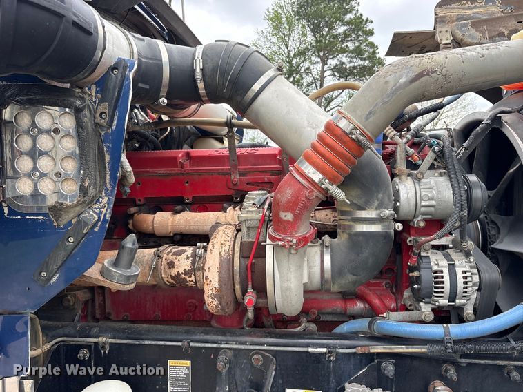 image for item ES8733 2009 Kenworth W900 semi truck