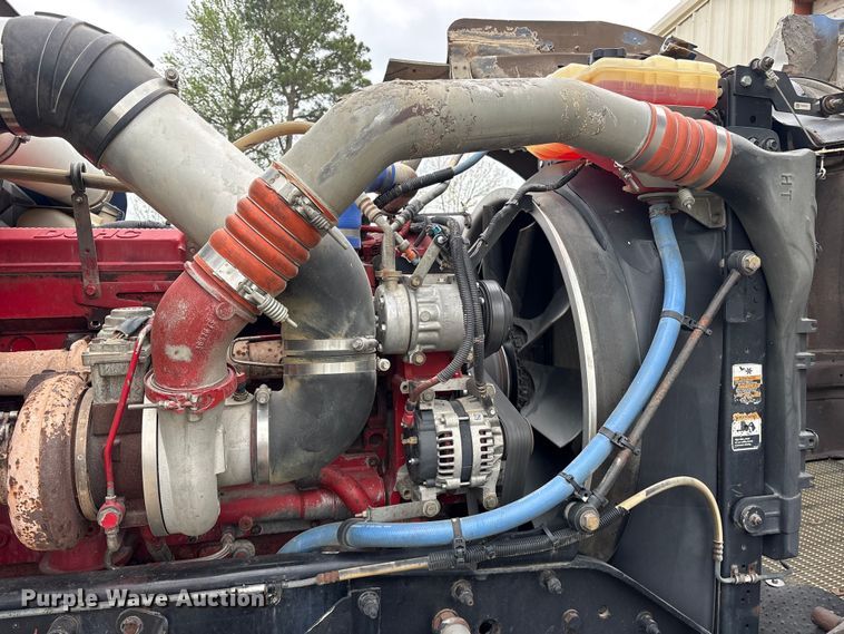 image for item ES8733 2009 Kenworth W900 semi truck