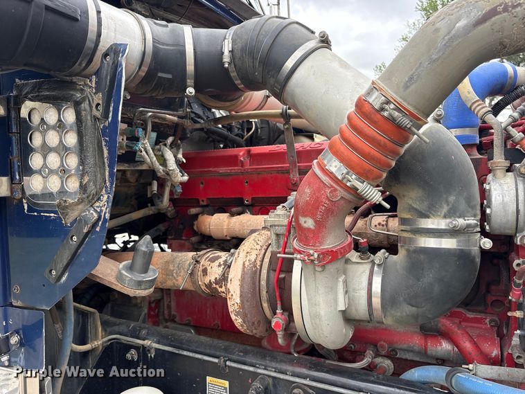 image for item ES8733 2009 Kenworth W900 semi truck