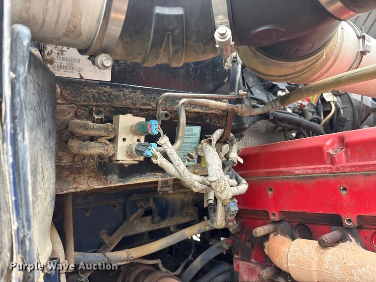 image for item ES8733 2009 Kenworth W900 semi truck