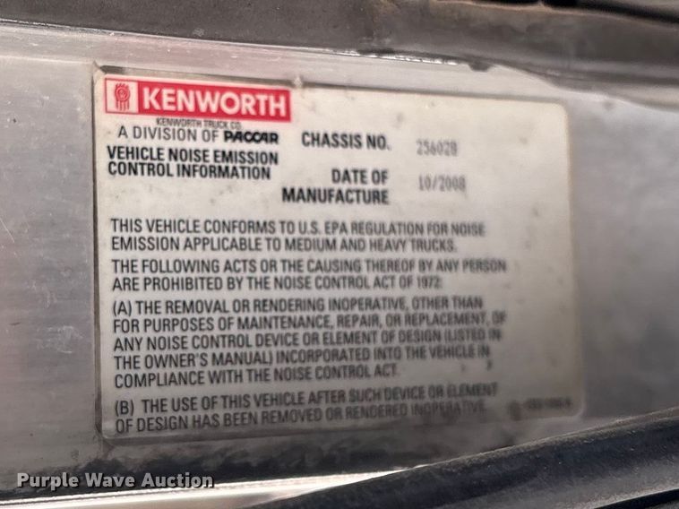 image for item ES8733 2009 Kenworth W900 semi truck