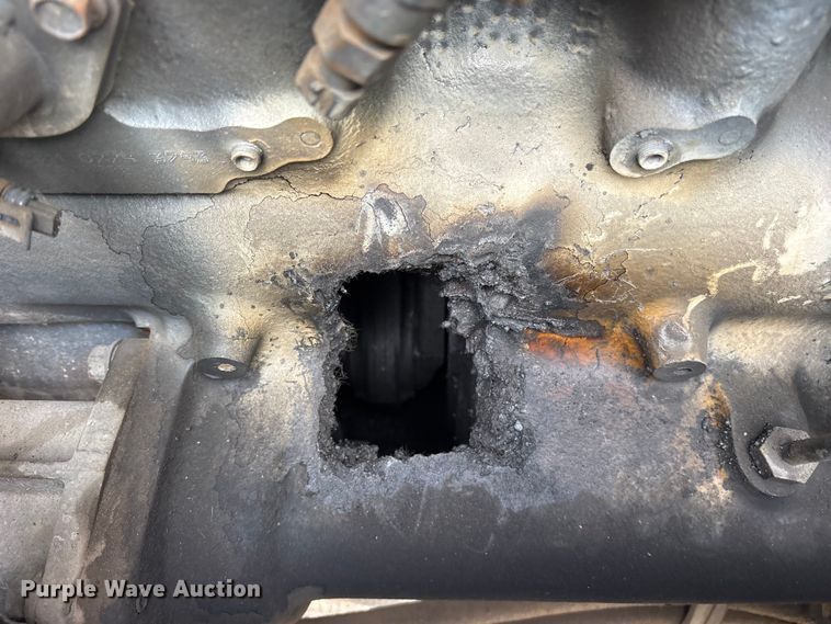 image for item ES8754 2001 Mack CH613 truck cab and chassis