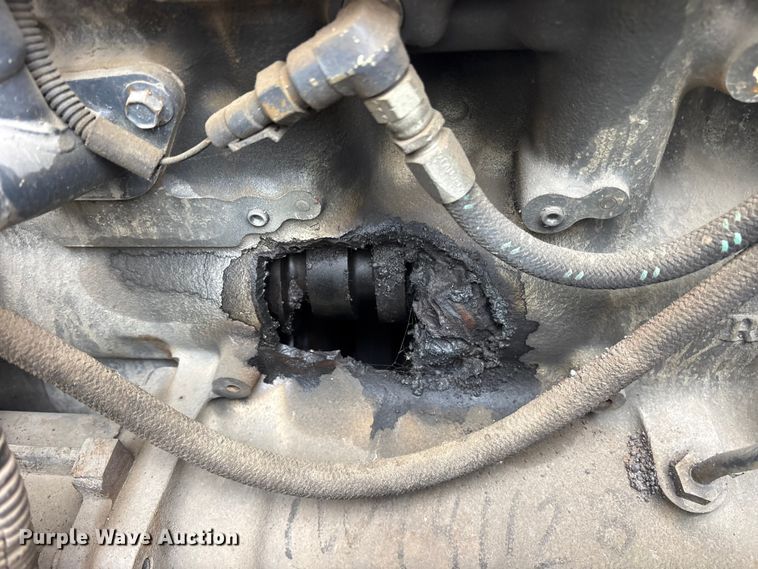 image for item ES8755 2001 Mack CH truck cab and chassis