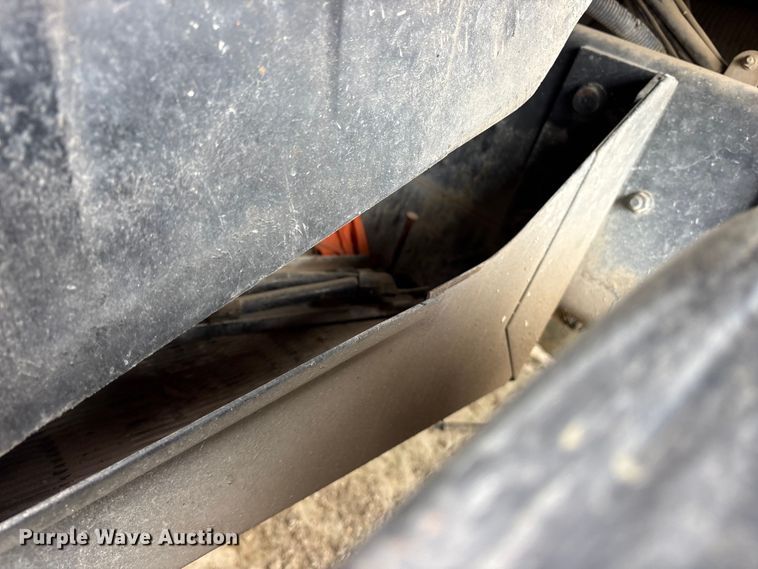 image for item ES8757 2001 Mack CH613 truck cab and chassis