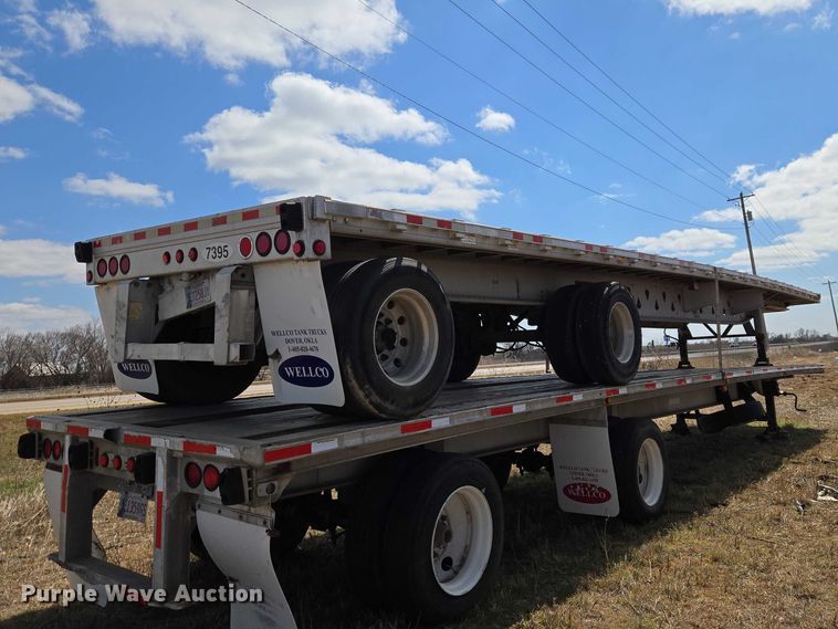 image for item ET1438 2007 Manac flatbed trailer