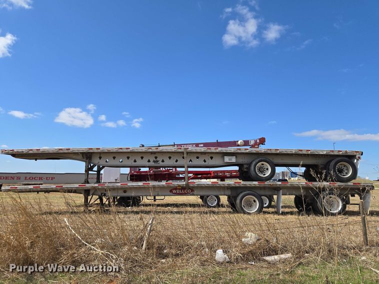 image for item ET1438 2007 Manac flatbed trailer