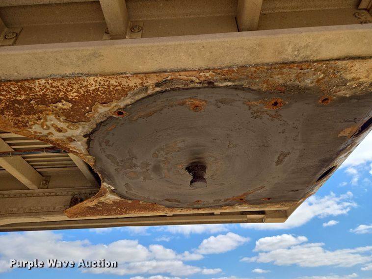 image for item ET1438 2007 Manac flatbed trailer