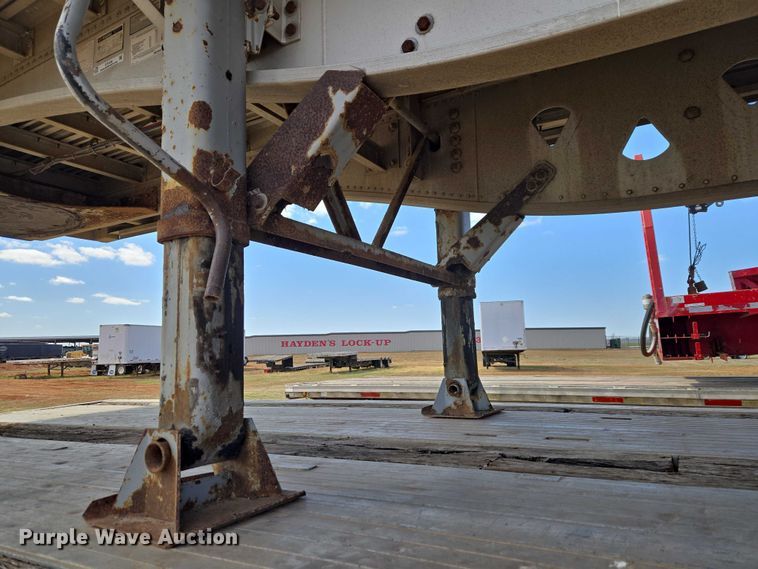 image for item ET1438 2007 Manac flatbed trailer