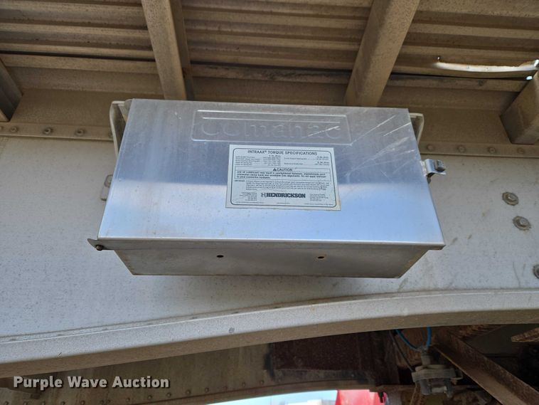 image for item ET1438 2007 Manac flatbed trailer