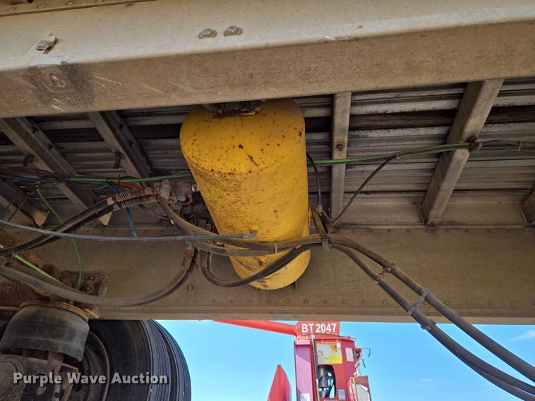 image for item ET1438 2007 Manac flatbed trailer