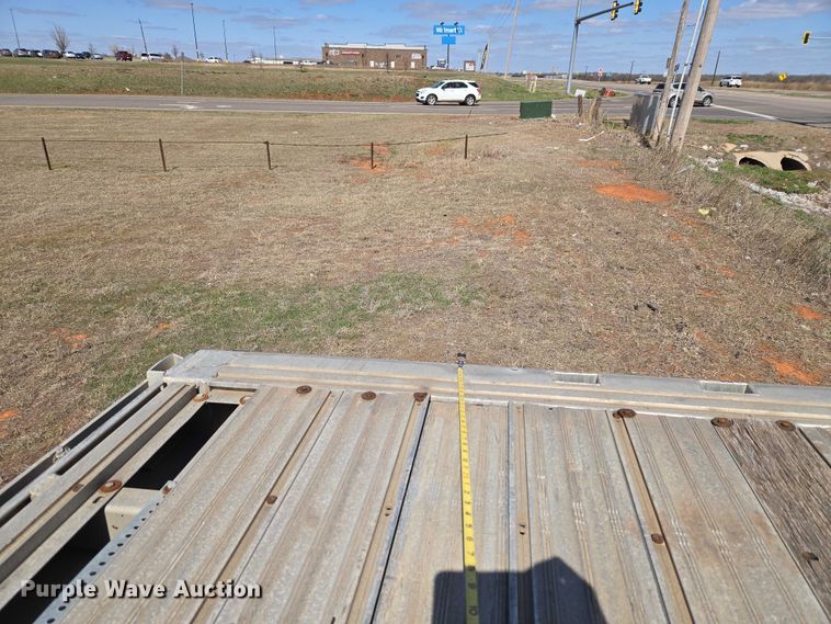 image for item ET1438 2007 Manac flatbed trailer