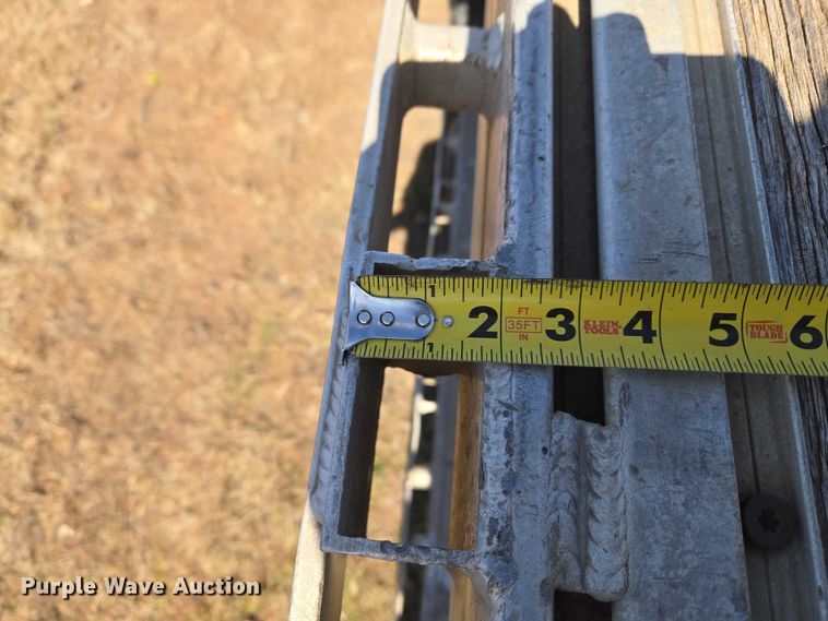 image for item ET1438 2007 Manac flatbed trailer