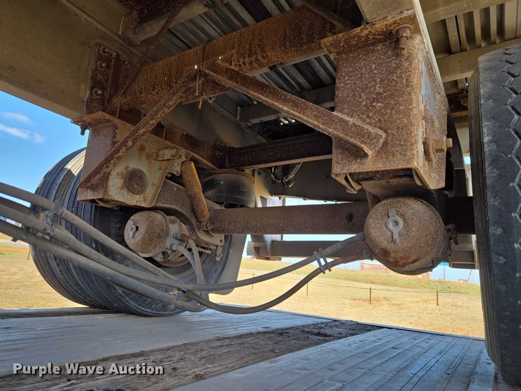 image for item ET1438 2007 Manac flatbed trailer